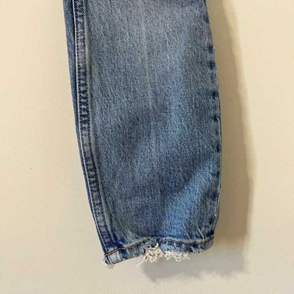 Abercrombie & Fitch The Skinny High Rise Medium Wash Distressed Denim Jean 000 - Picture 6 of 11